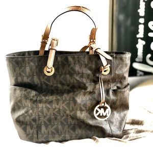 Michael Kors Medium Jet Setter Purse Great Cond.!!